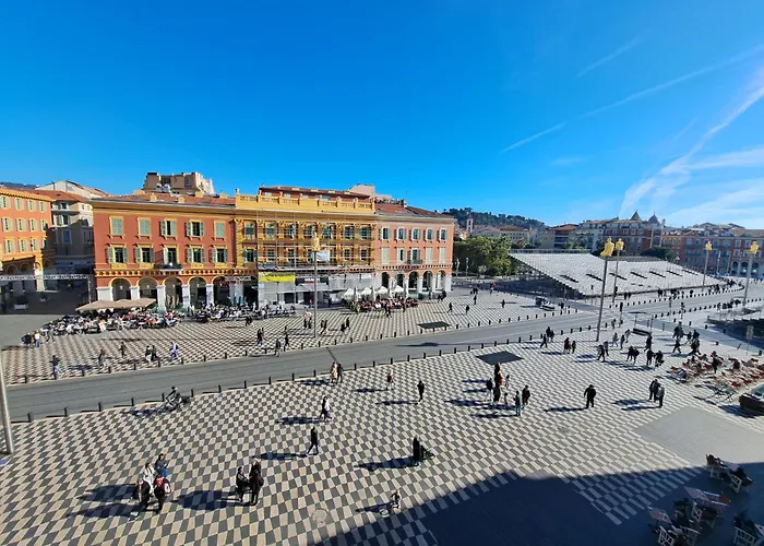 Massena Square View 2 Min To The Beach & The Old Town