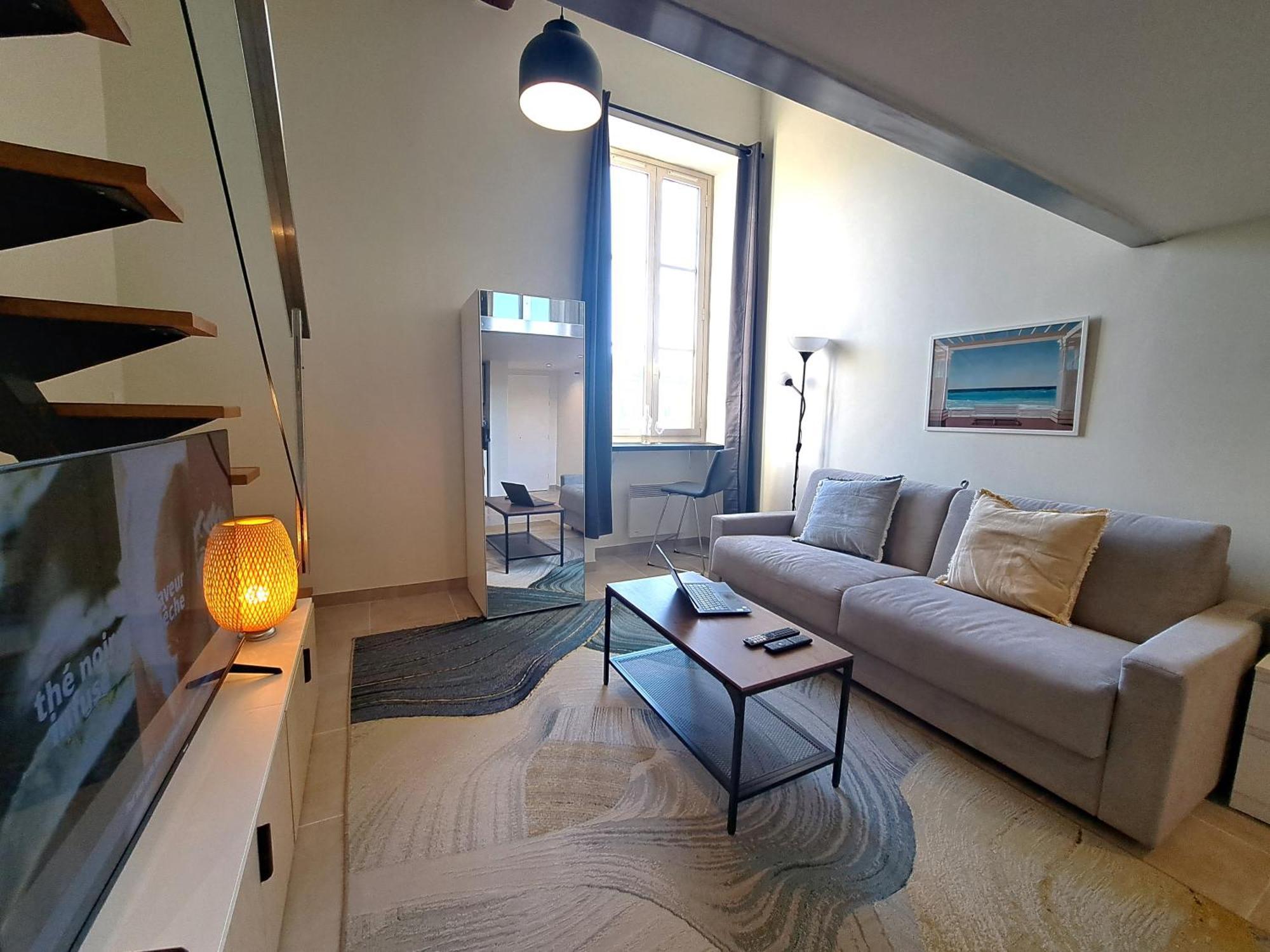 Massena Square View 2 Min To The & The Old Town Appartement Nice